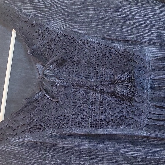 One World Navy Blue Boho Top size Small Bell Sleeves - Picture 2 of 7